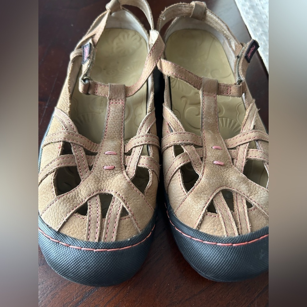 Jambu Beige Leather Upper Shoes - Picture 2 of 8